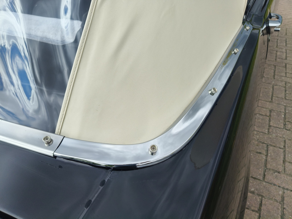 53276679-19.jpg