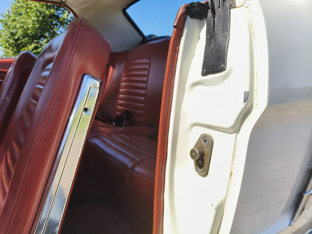 54418122-70.jpg